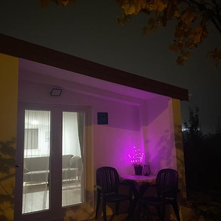 Studio Apartment Adrijana Zagabria Esterno foto