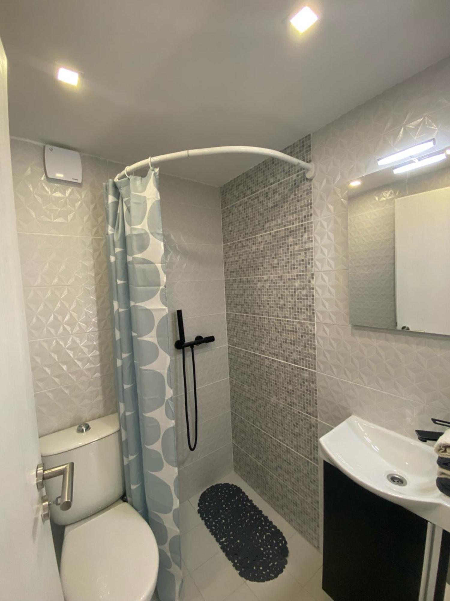 Studio Apartment Adrijana Zagabria Esterno foto